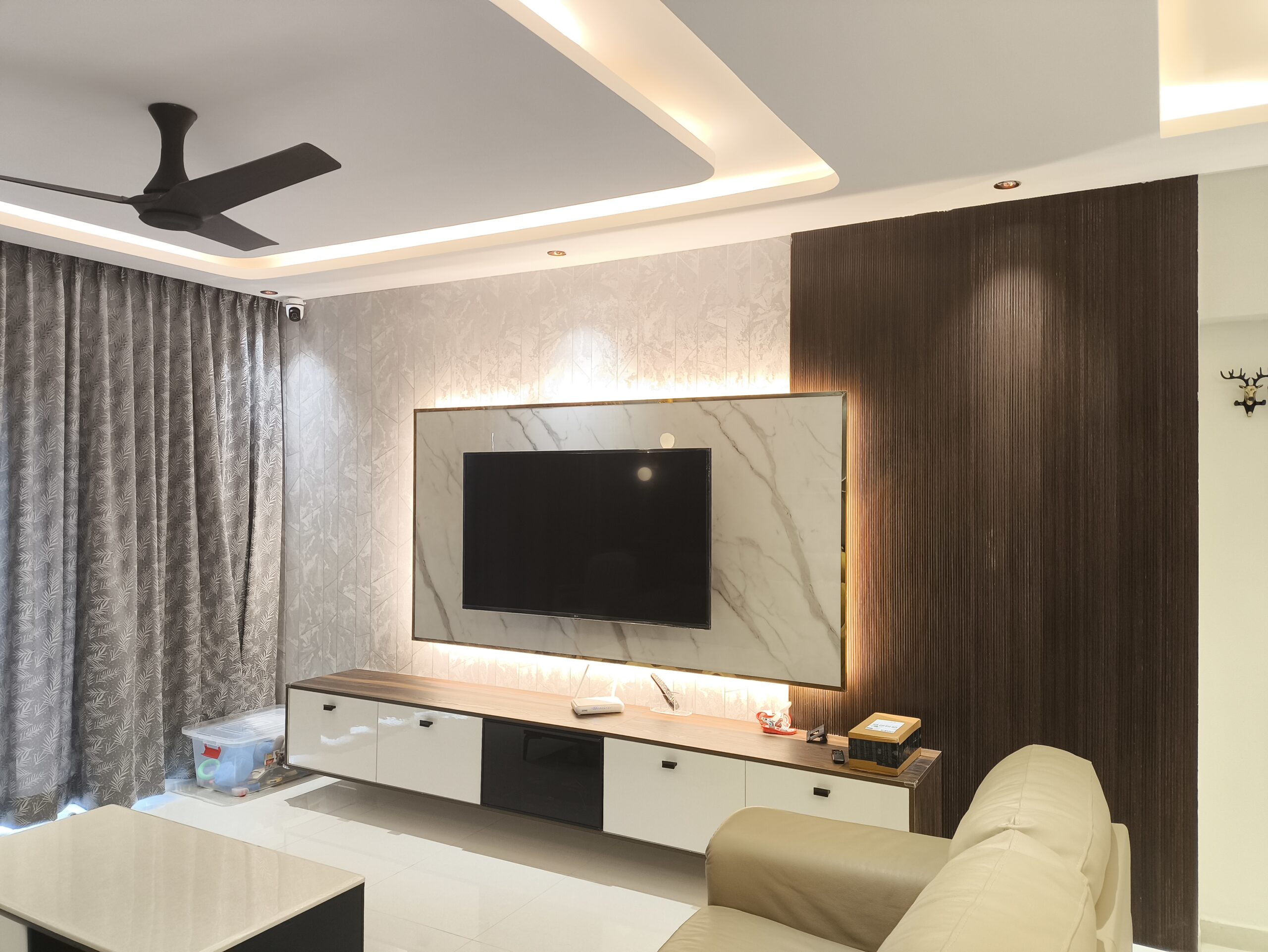 Why choose wooden finish: Matches most interior styles Durable and long-lasting Premium and elegant appearance